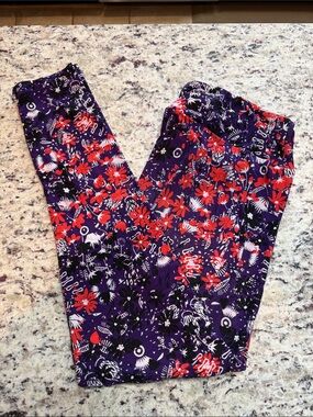 LuLaRoe Purple Floral & Red Accent Leggings